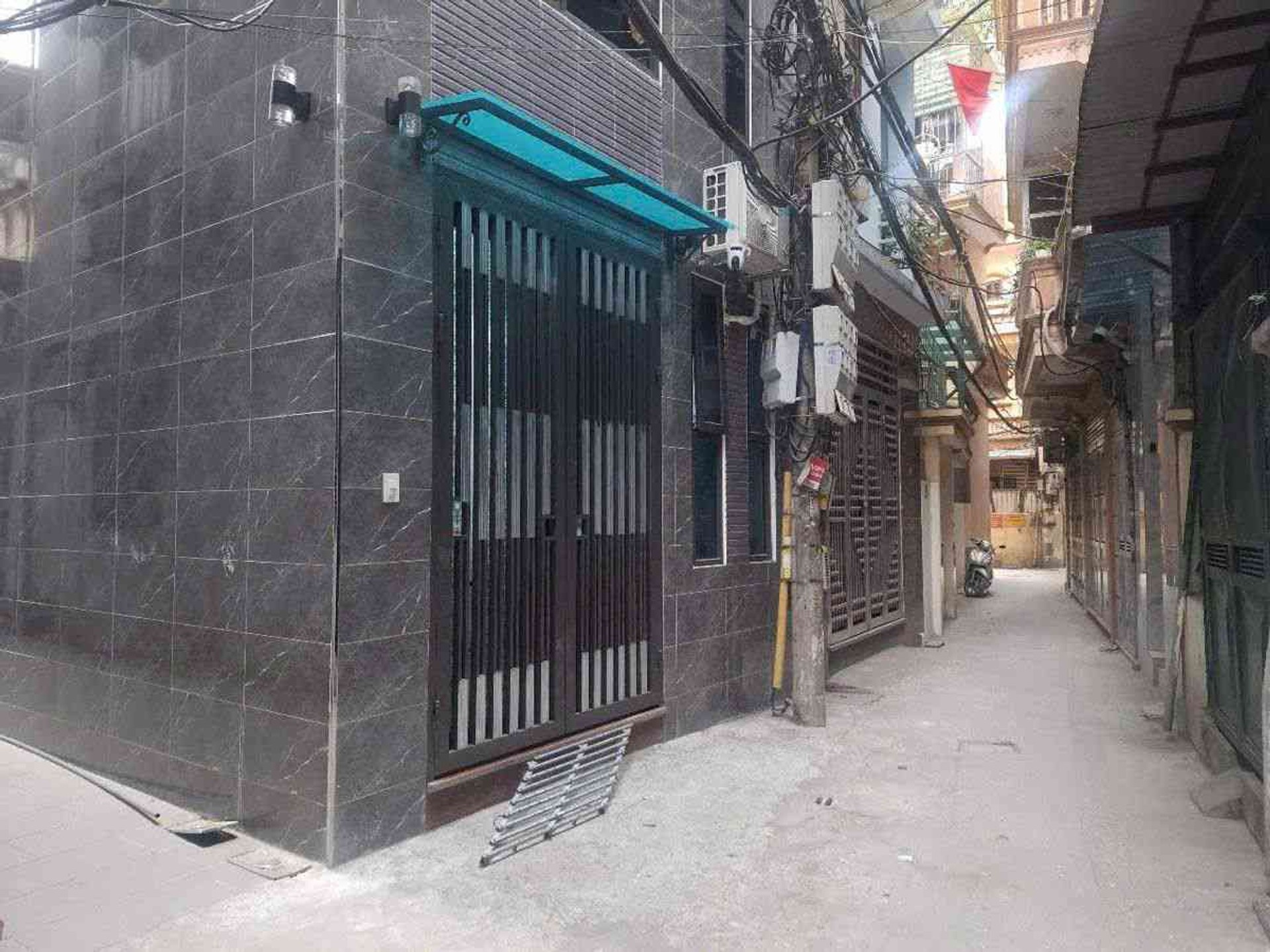 Bán nhà 5 tầng ngõ thông mặt tiền rộng, Bùi Xương Trạch, 32/60m2, 8.5 tỷ