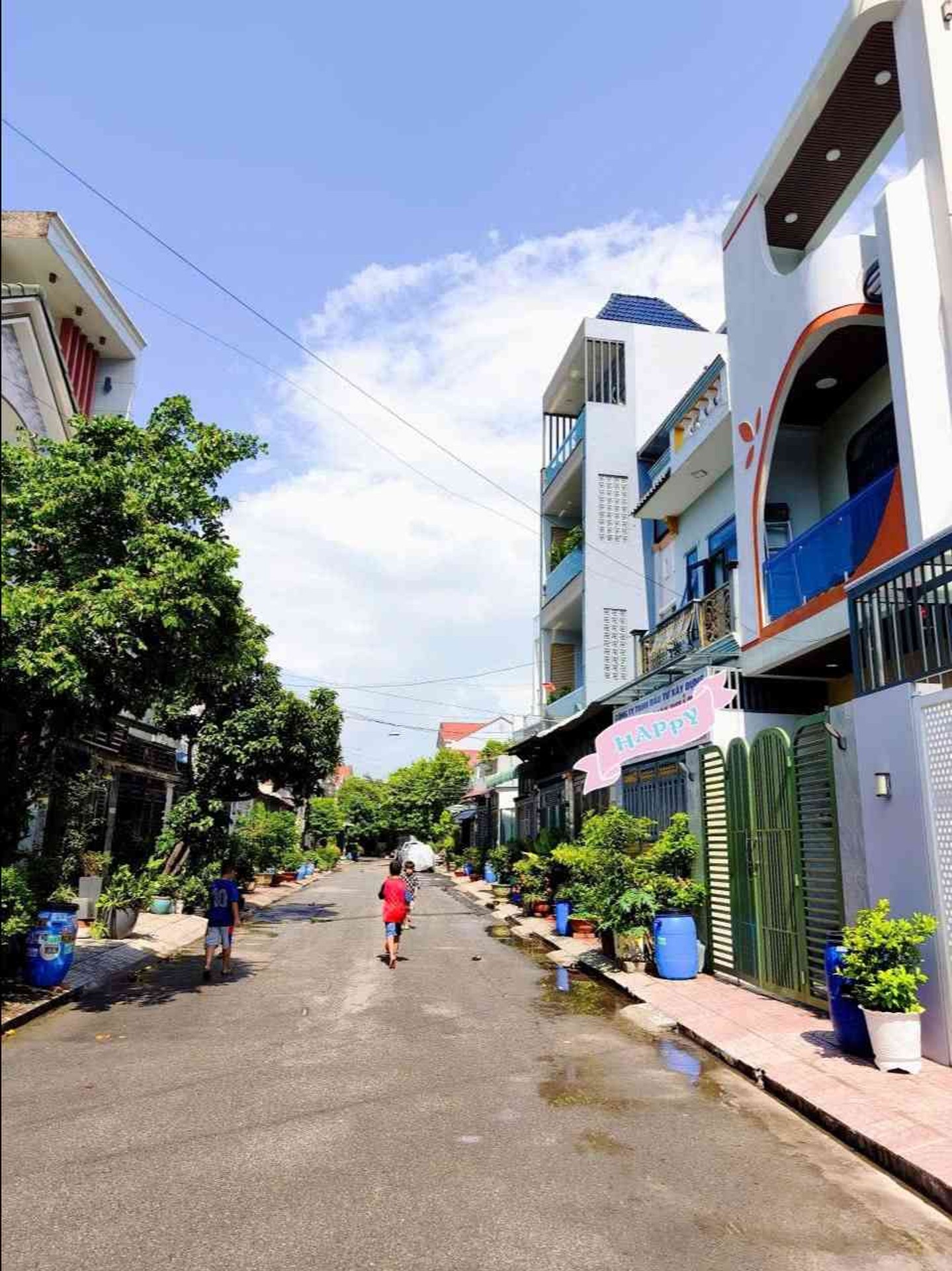 Bán nhà trung tâm Dĩ An82m2 2 tầng btct đường ô tô tránh sổ hồng riêng