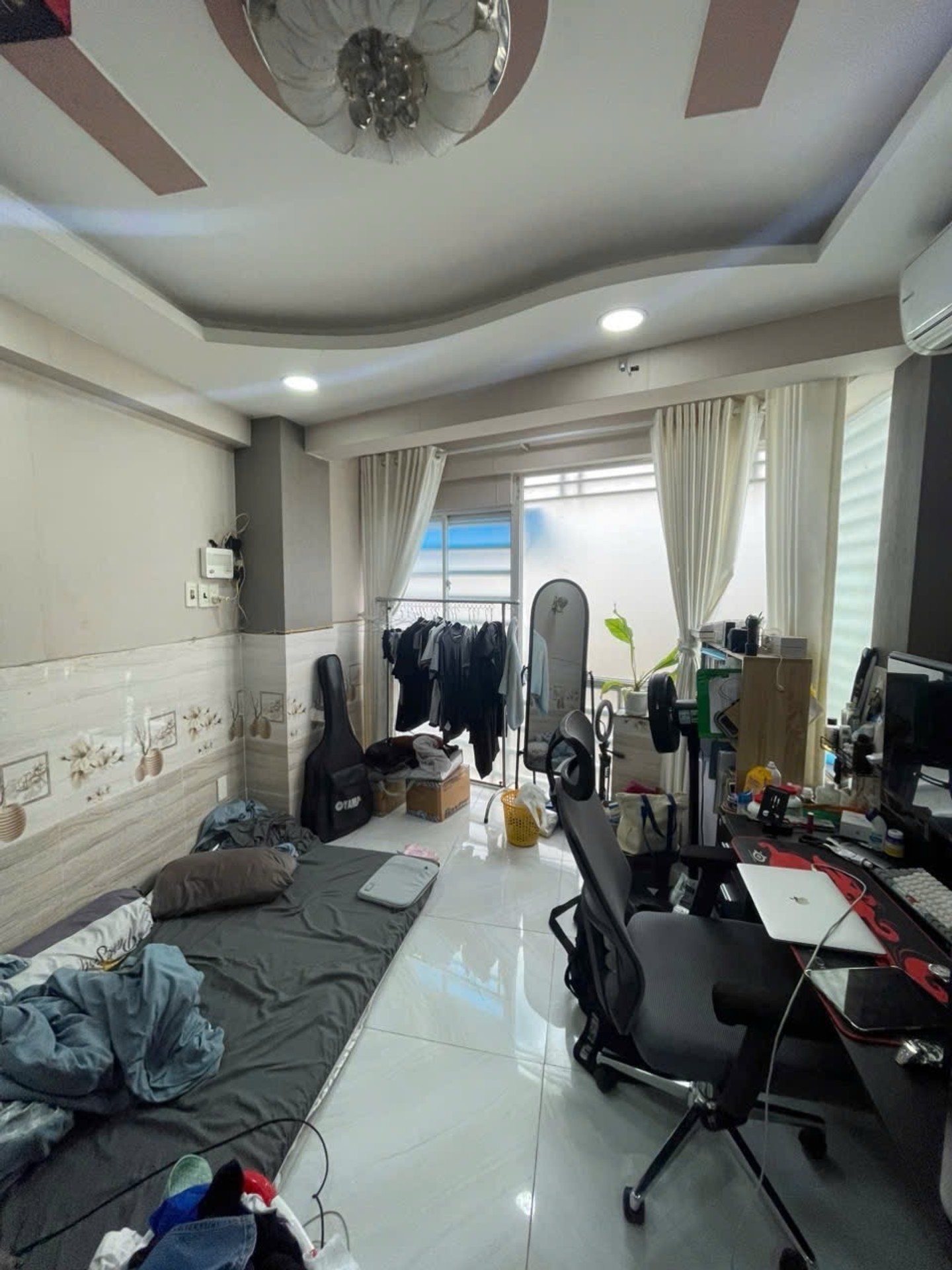 Nhà riêng 3 tầng, 2 phòng ngủ, hẻm xe hơi, giảm còn 3.5 tỷ