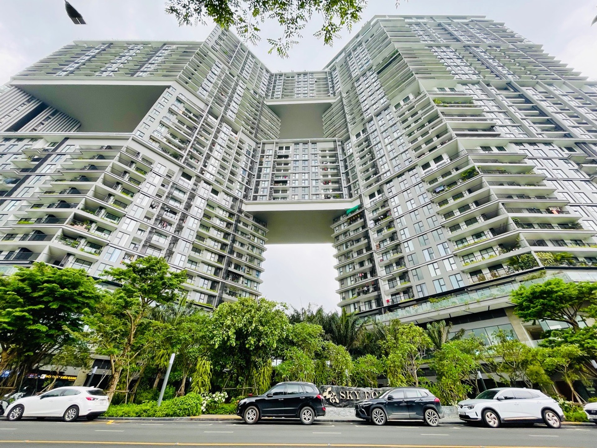 🔥 CẦM 2,X TỶ ĐỪNG VỘI CHỐT CĂN HỘ… XEM CĂN SKY FOREST NÀY TRƯỚC!
