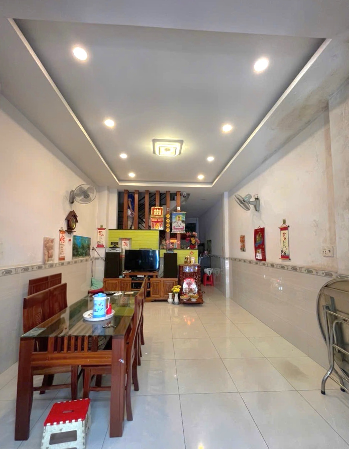 BÁ.N NHÀ ĐẸP SÁT LÊ VĂN QUOI - NGÃ TƯ 4 XÃ - BTCT - HẺM XE HƠI - ( 4X14M )