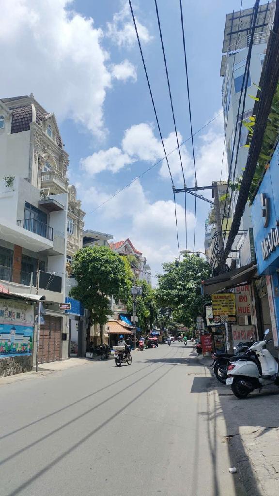 Bán nhà mặt phố 4 tầng, 6 phòng ngủ, phường 10 Tân Bình