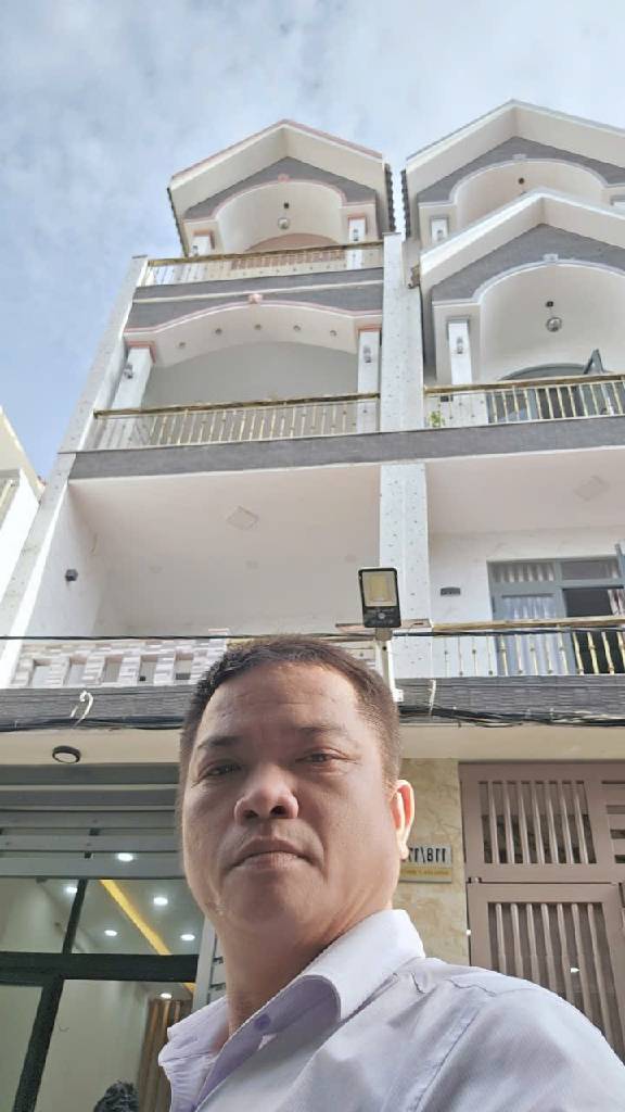Căn hộ 4 phòng ngủ rộng rãi tại Bình Tân, giá ưu đãi