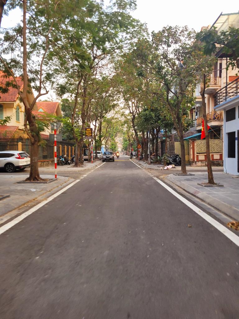 Bán biệt thự cao cấp 4 tầng KĐT Định Công, khu dân trí cao thoáng mát, đường bàn cờ, an ninh
