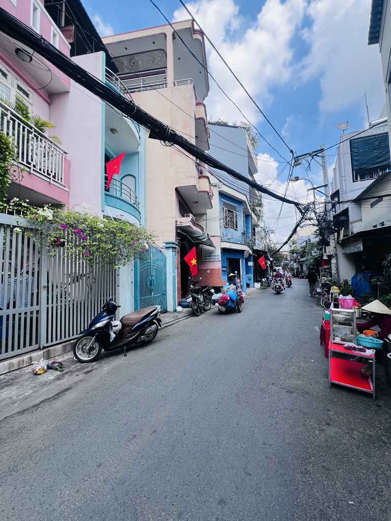 Nhà 2 tầng, mặt tiền 8m, kinh doanh tại xã Vĩnh Huy
