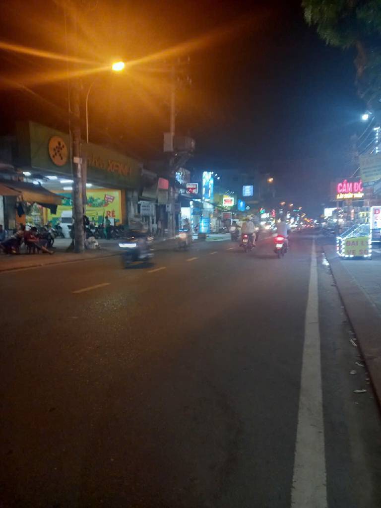 Nhà mặt tiền kinh doanh đắc địa tại trung tâm Quận 7 giá tốt hiếm có