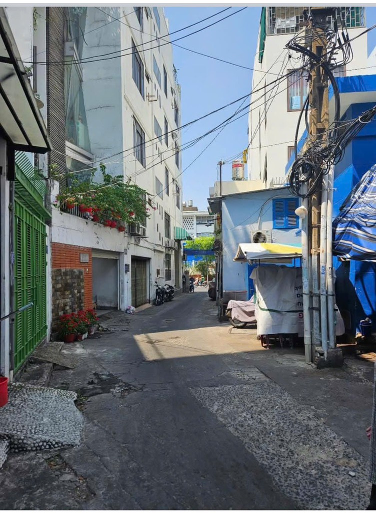 Nhà Quận 10 3 Tầng Xe Hơi Vào Thoải Mái Giá Tiết Kiệm