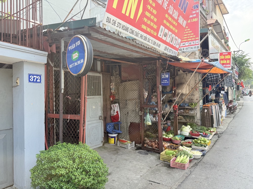 BÁN NHÀ MẶT PHỐ HOÀNG CÔNG CHẤT DIỆN TÍCH LỚN, 2 TẦNG, 2 THOÁNG Ô TÔ VÀO NHÀ