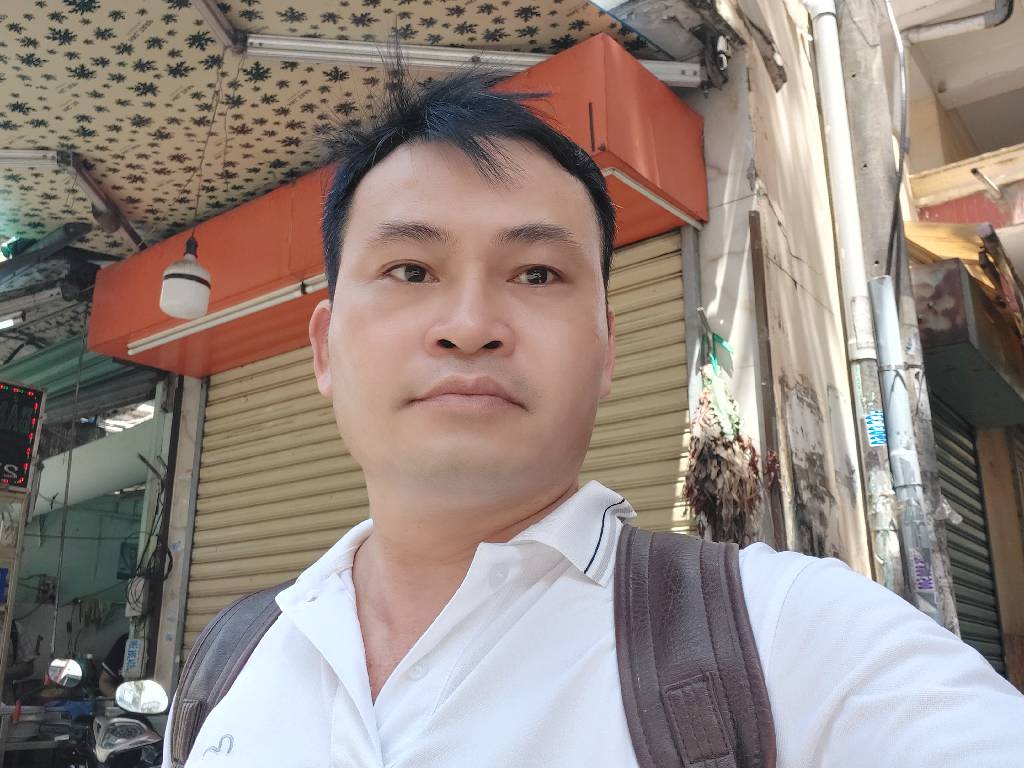 Nhà mặt phố Quận 10 lô góc 5 tầng rộng rãi, giá tốt