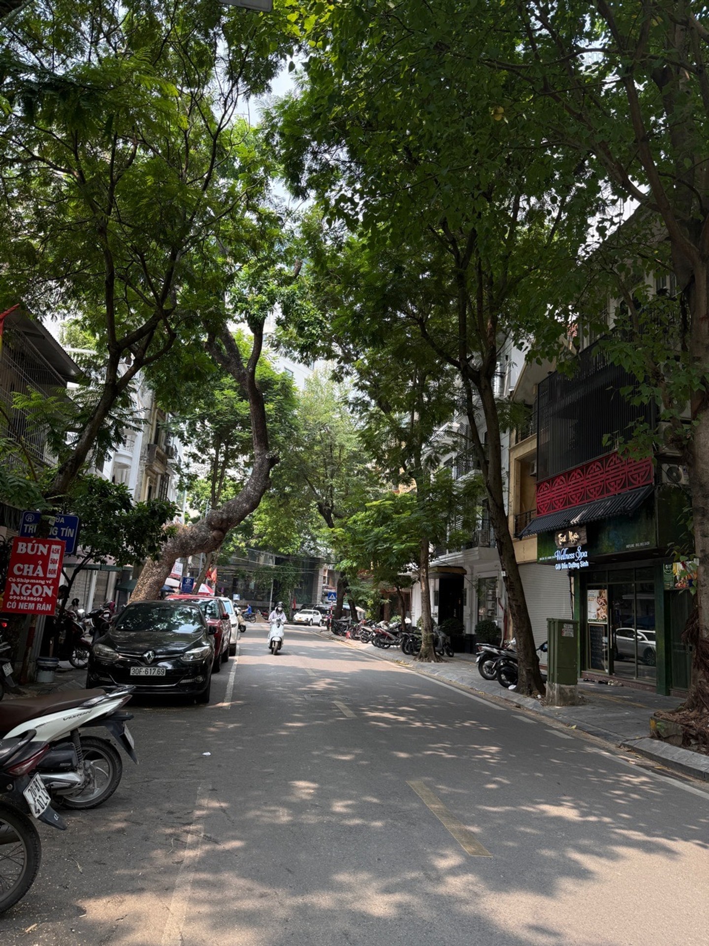 Bán nhà mặt phố Hàng Chuối, thuộc Hai Bà Trưng, giáp Hoàn Kiếm, 5 tầng, kinh doanh, 50m2