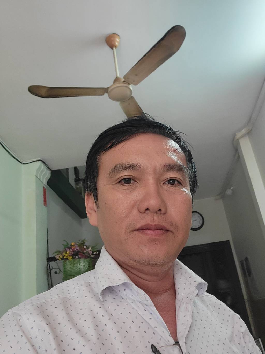 Nhà riêng 5 tầng có sân đậu xe, không gian rộng rãi ở Tô Hiến Thành