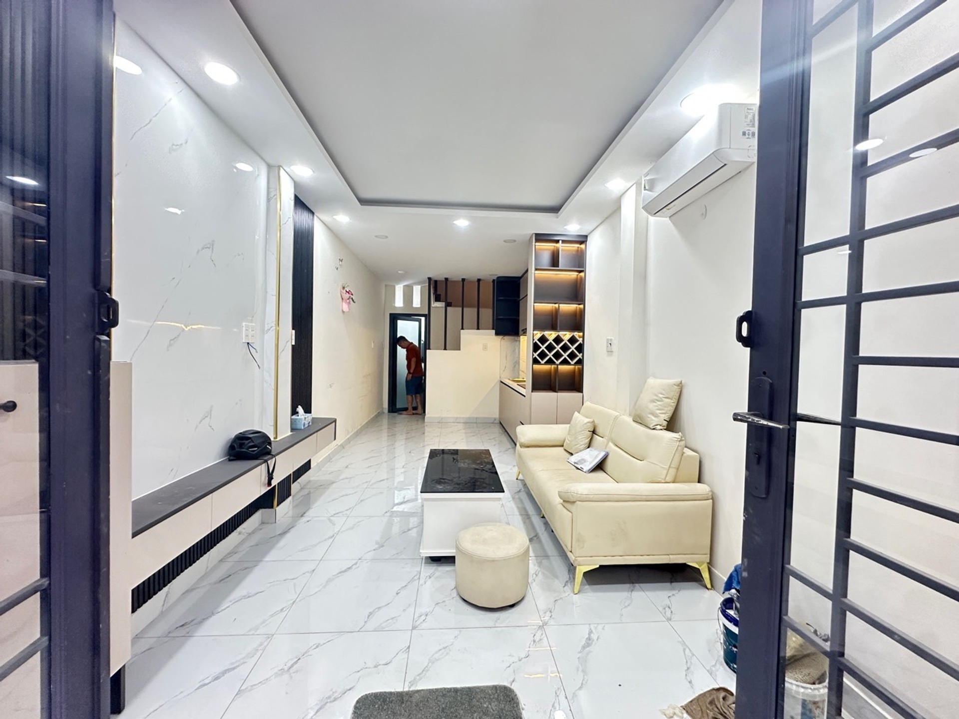 BÁN NHÀ SÁT MẶT TIỀN – ĐƯỜNG SỐ 79 --TÂN HƯNG -- CHỈ 4,7 TỶ TL