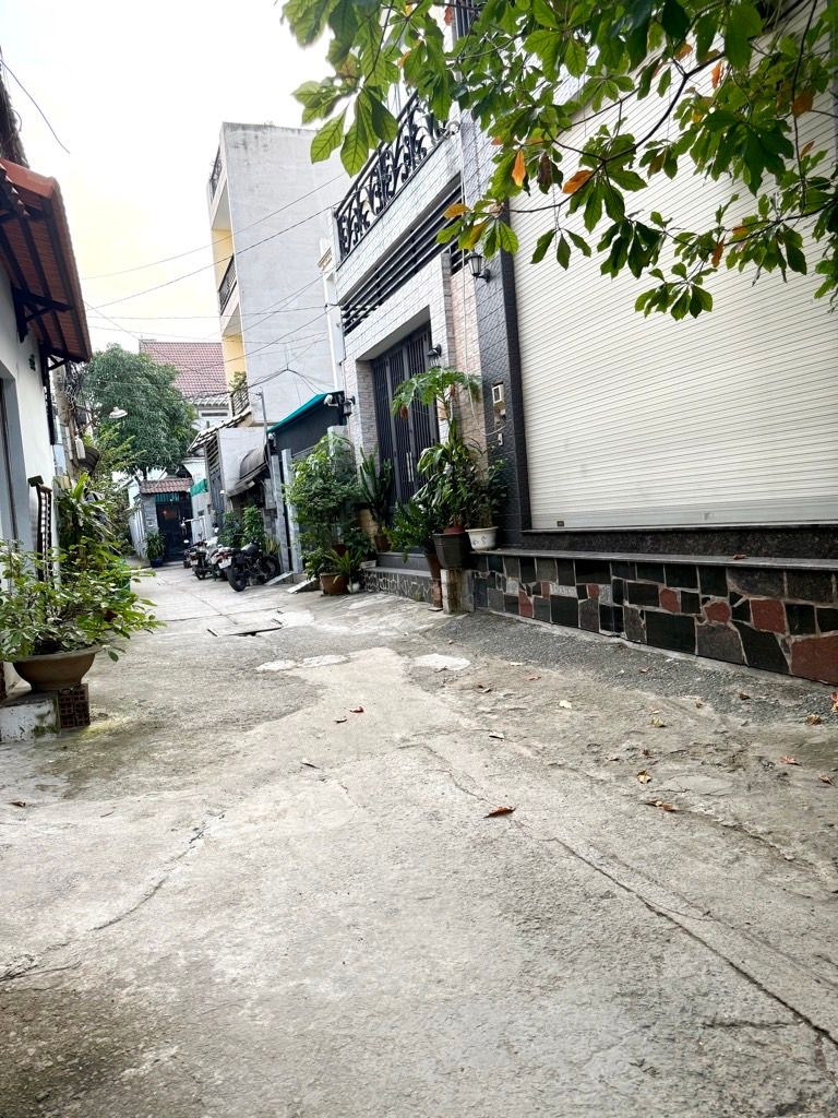 Bán nhà 3 tầng diện tích 115.5m2 gần KĐT Vạn Phúc City