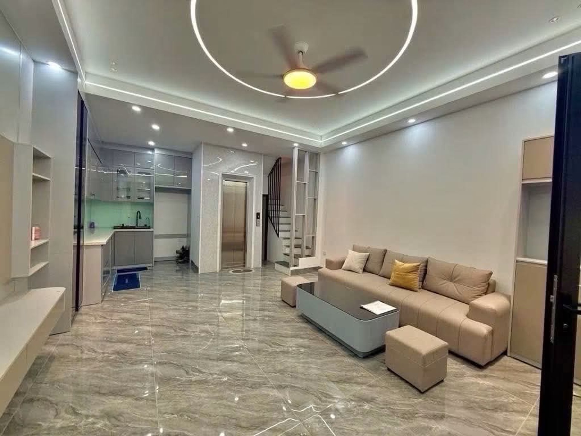 NHÀ ĐẸP - 5 TẦNG - THANG MÁY - GẦN PHỐ ĐẠI TỪ , CẠNH KĐTM ĐẠI KIM , HOÀNG MAI - FULL NỘI THẤT MỚI