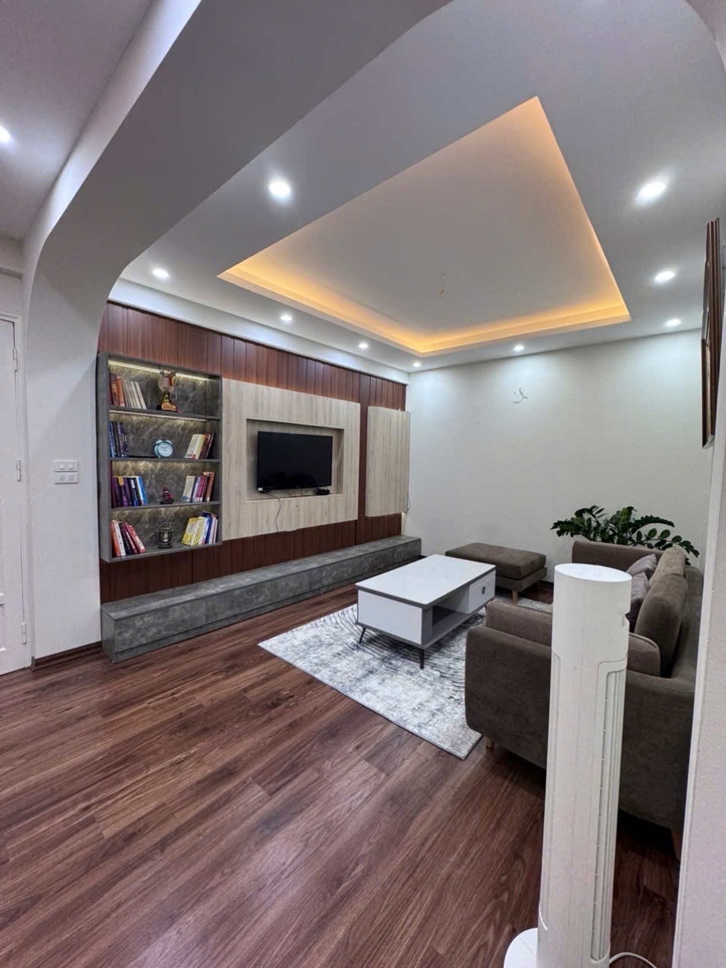 CĂN HỘ 3 NGỦ – CHUNG CƯ VĨNH HOÀNG-TÂN MAI-ĐỀN LỪ-
Diện tích: 85m²
Thiết kế 3 phòng ngủ – 2 vệ s