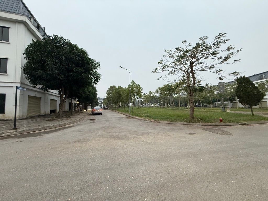 Biệt thự liền kề view vườn hoa tiện nghi tại Long Việt Riverside