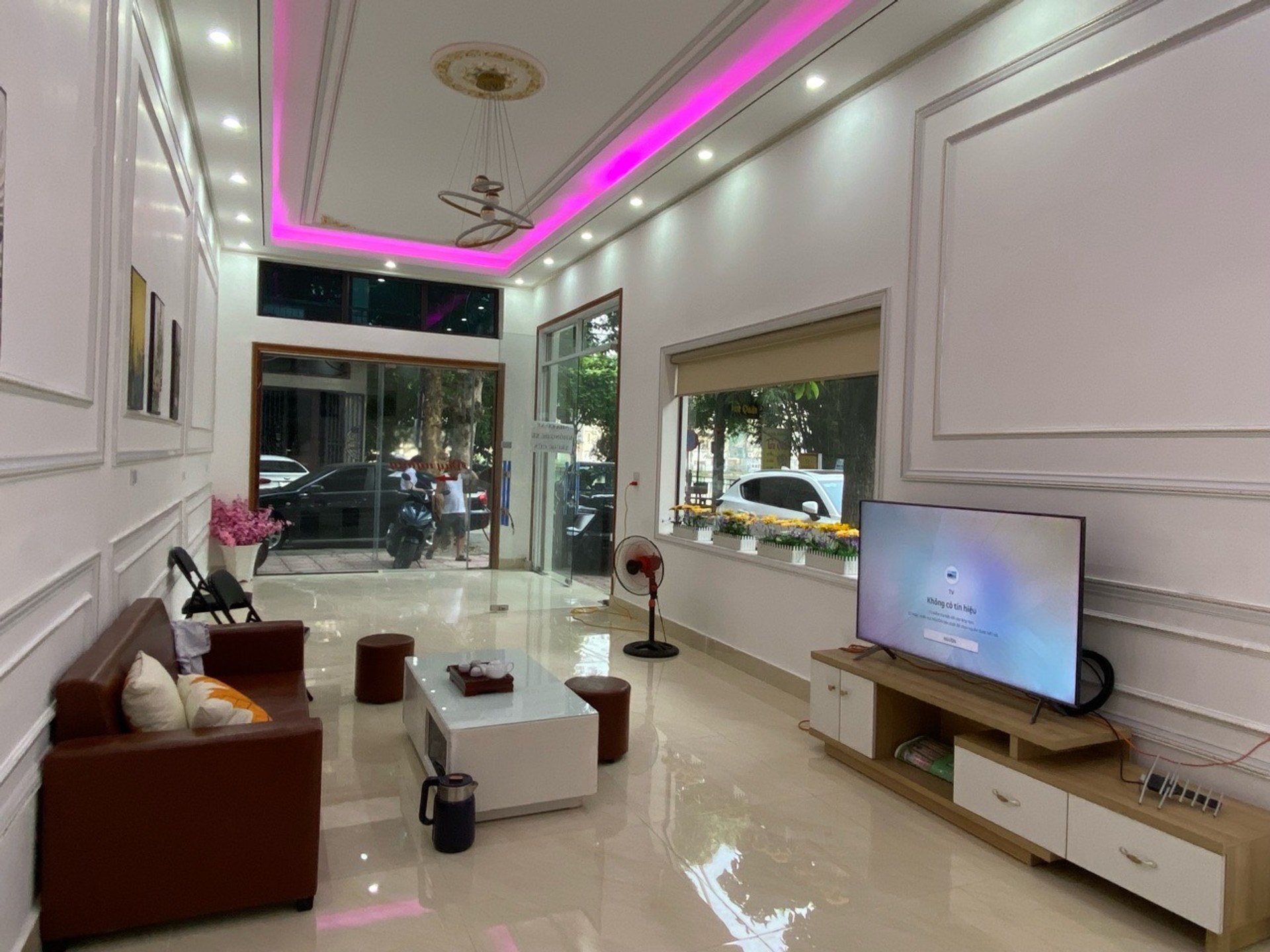 Bán nhà mặt phố tại phường Bắc Giang diện tích 72m², 5 tầng, thang máy, view hồ