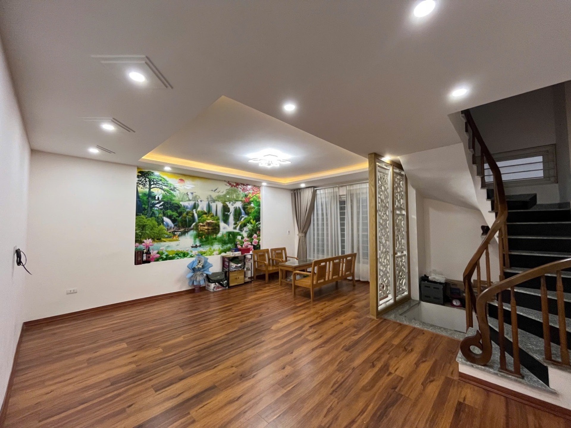 Nhà 5 tầng bán tại quận Bùi Xương Trạch Thanh Xuân, sát vành đai 2.5 dt 35m2, 5 tầng giá 10.99 tỷ