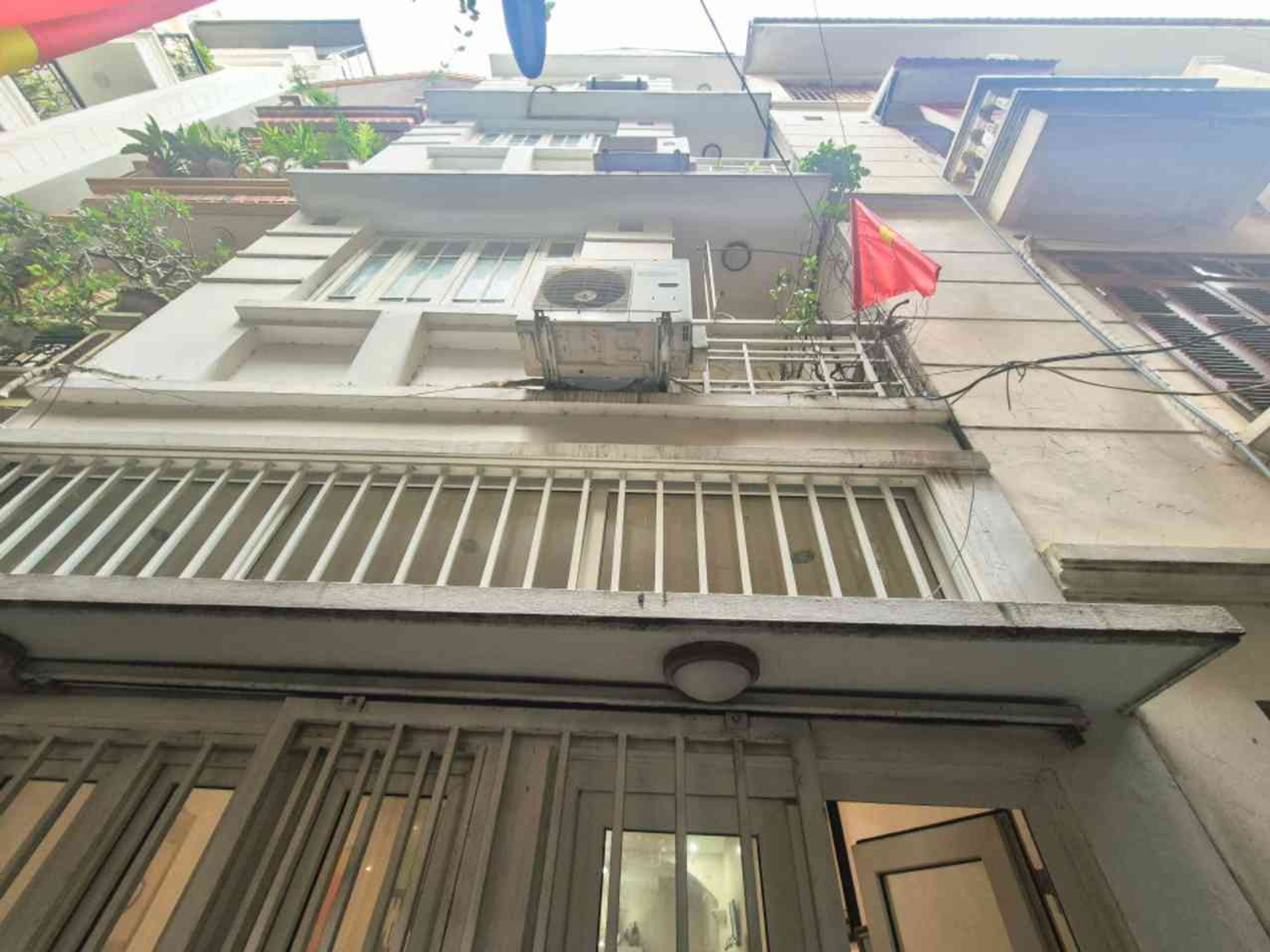 Nhà phố Tây Hồ ô tô lùi cửa, tiện ích đỉnh
