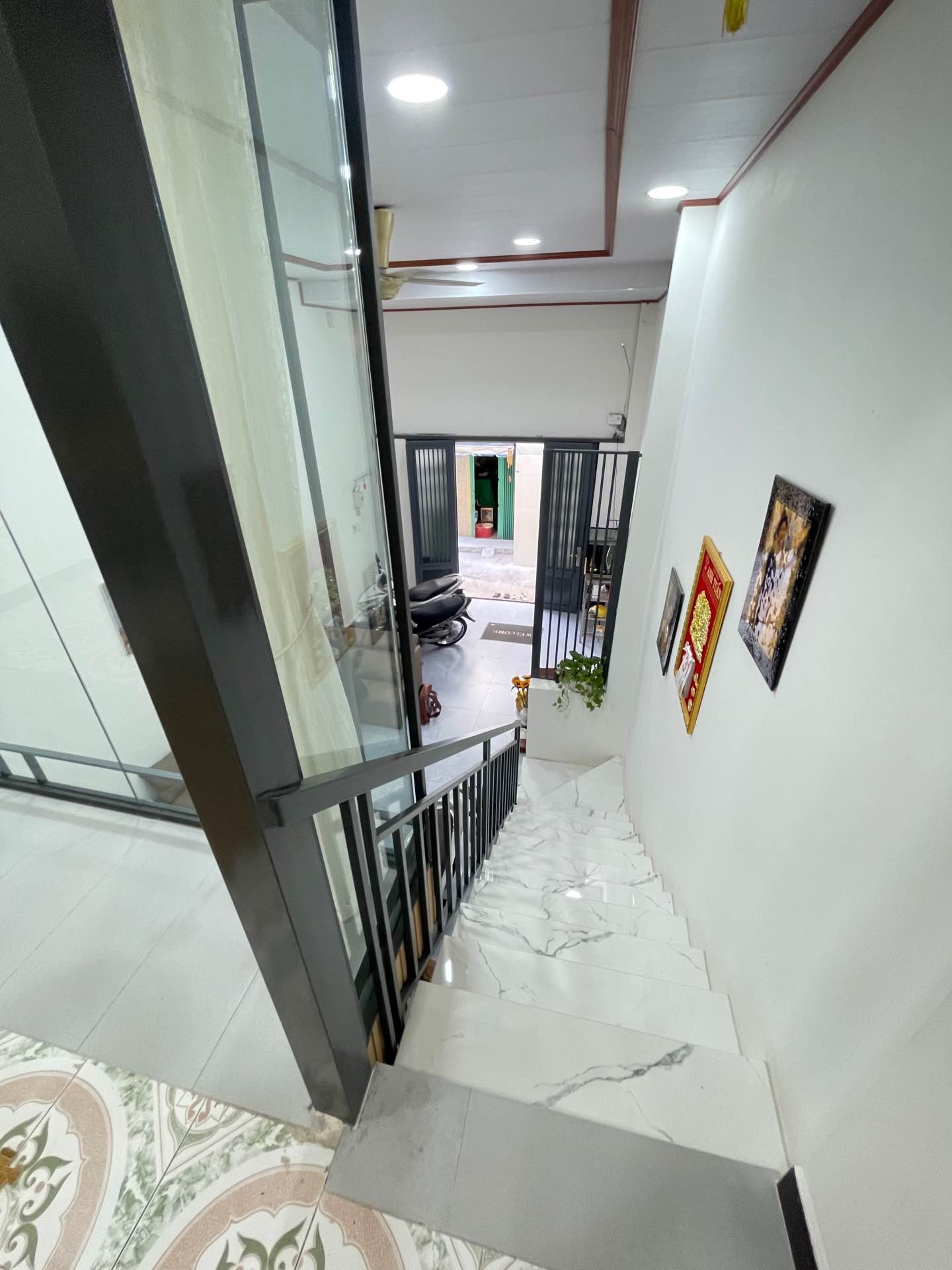 B.án Nh.à gần CC Him Lam - 2 tầng - DT: 87m2, nở hậu - 3PN có phòng tầng trệt, full nội thất - chỉ