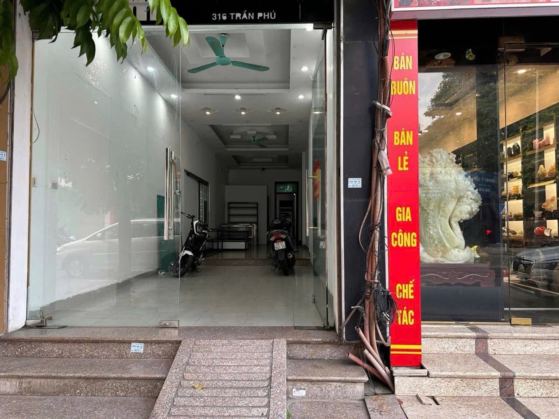 Nhà mặt phố Trần Phú sầm uất, tiện nghi đỉnh cao