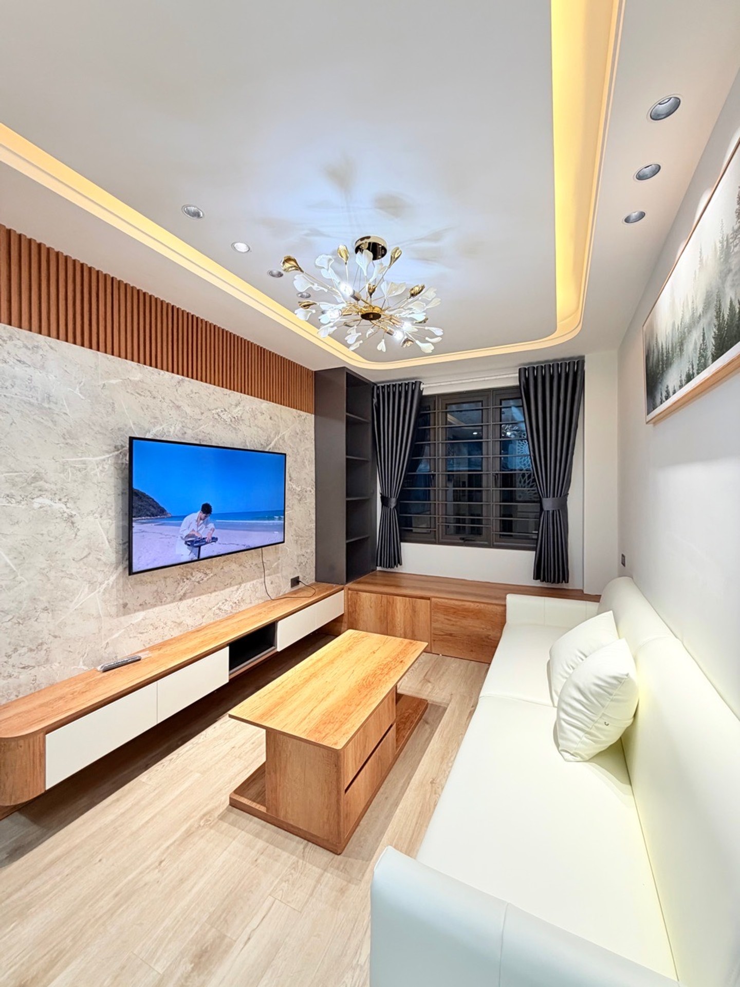 Nhà 7 tầng thang máy, mặt ngõ kinh doanh sầm uất tại phố Lê duẩn
GẦN ĐH BÁCH-KINH-XÂY-CVTHỐNG NHẤT