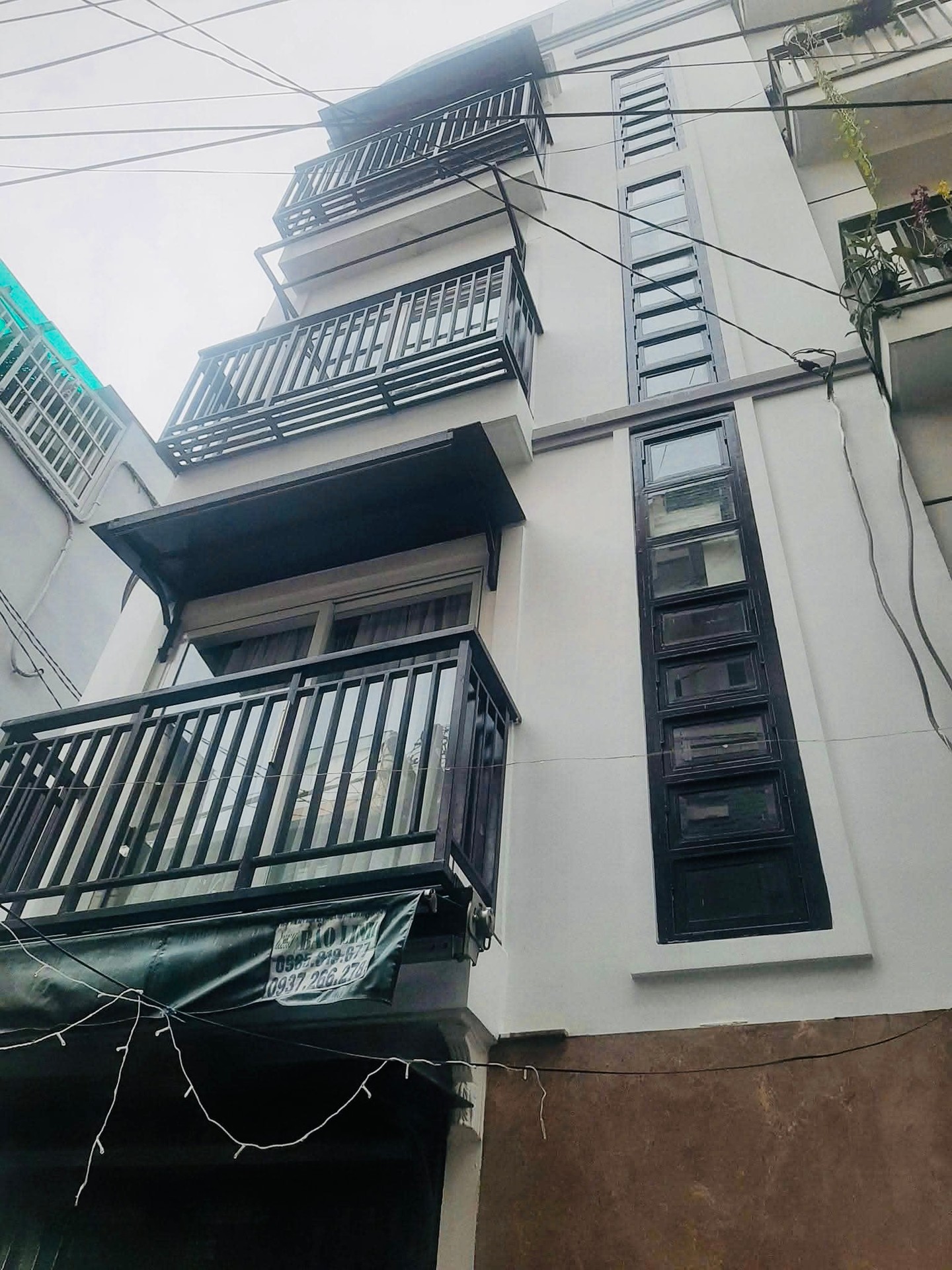 Nhà 5 tầng BTCT hẻm xe hơi Hồ Thị Kỷ, nội thất xịn, cho thuê 17tr/tháng