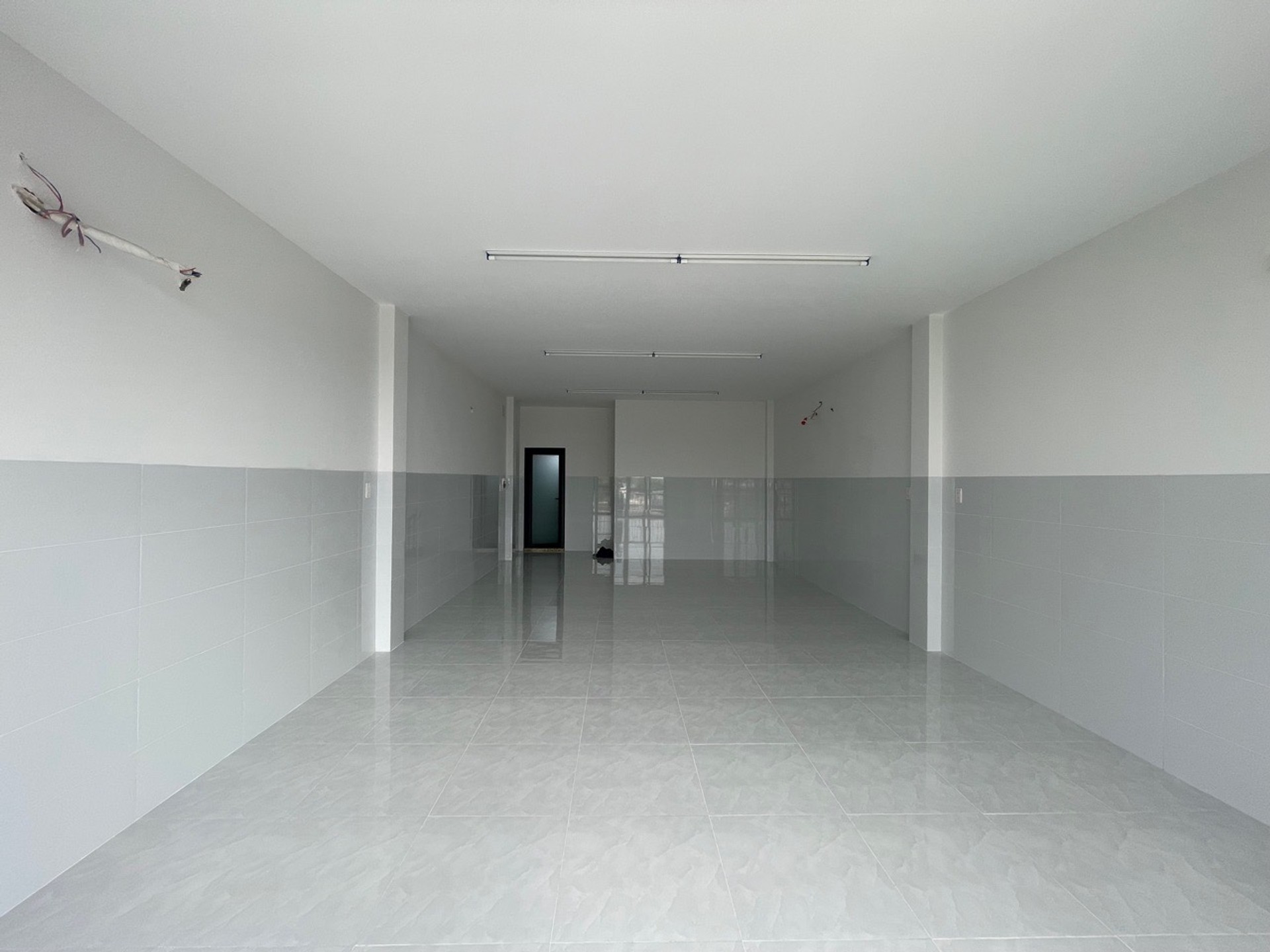 Nhà mặt phố 3 tầng mới xây, diện tích 165m2 tại Bình Chánh