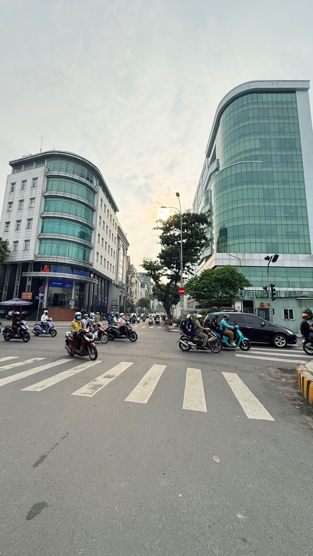 Nhà mặt tiền rộng 7m gần công viên Hoàng Văn Thụ, giá 15.8 tỷ