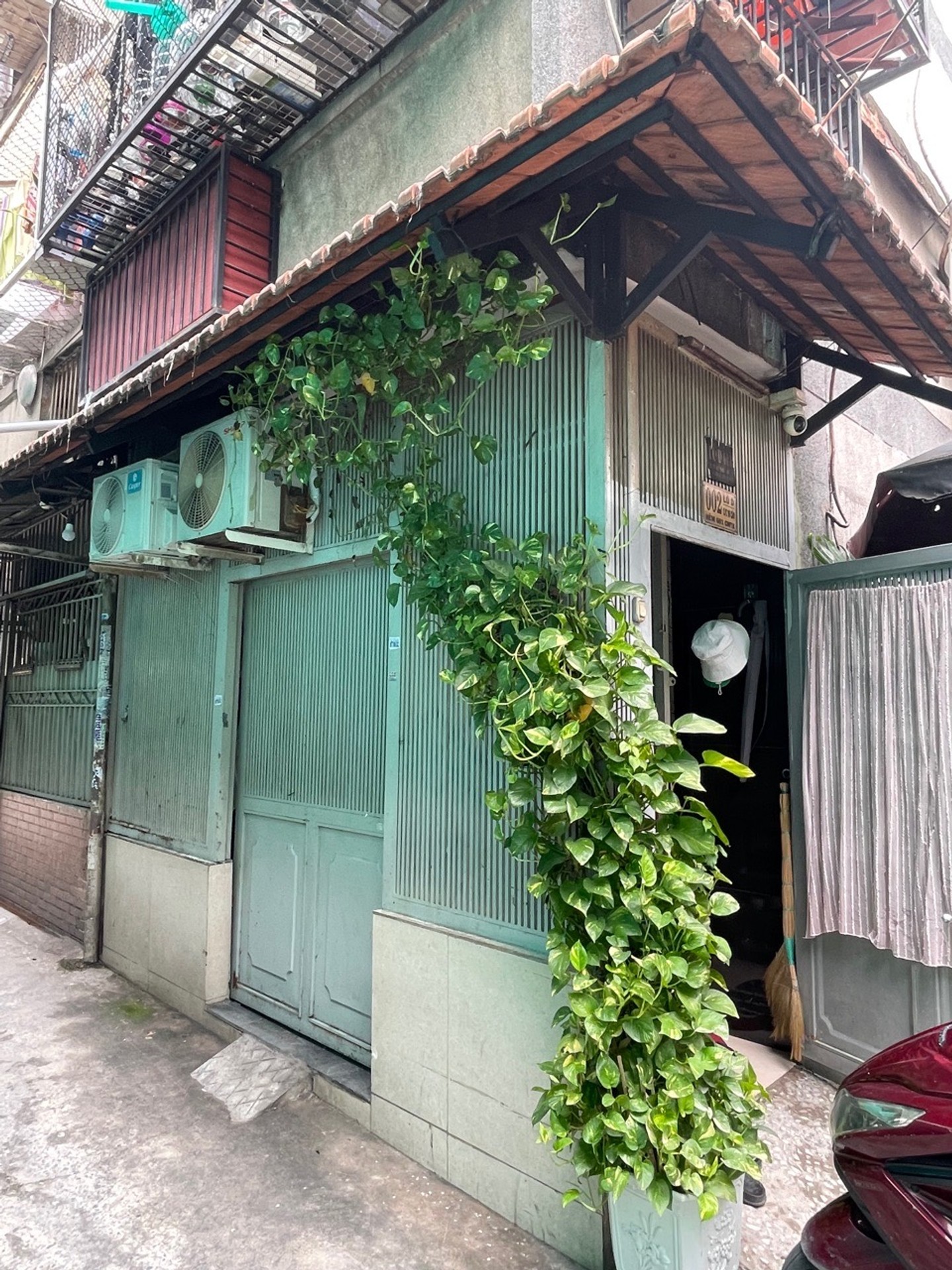 Căn hộ góc tầng trệt, sửa mới tinh, tiện nghi đầy đủ