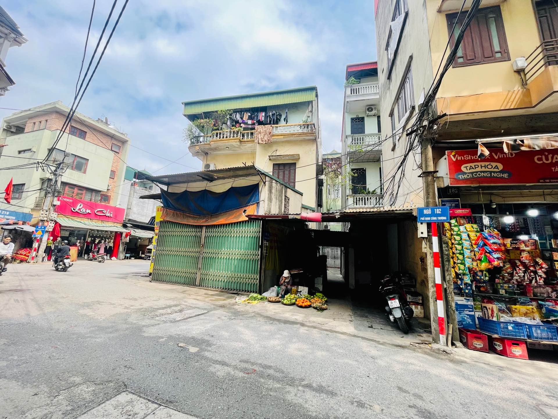 Cơ hội vàng sở hữu nhà riêng vị trí đắc địa, sổ vuông, giá tốt tại Định Công Thượng