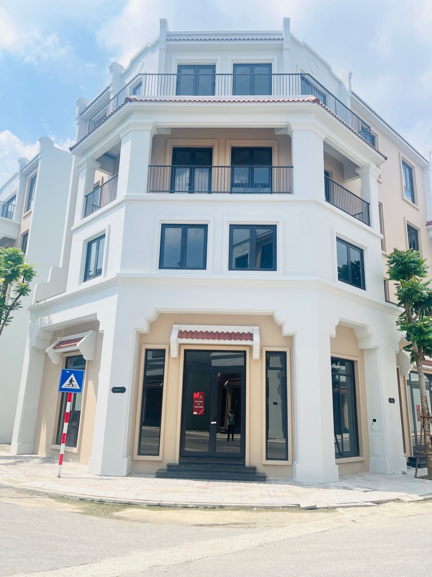 BIỆT THỰ LÔ GÓC 3 MẶT TIỀN TẠI VINHOMES WONDER CITY ĐAN PHƯỢNG