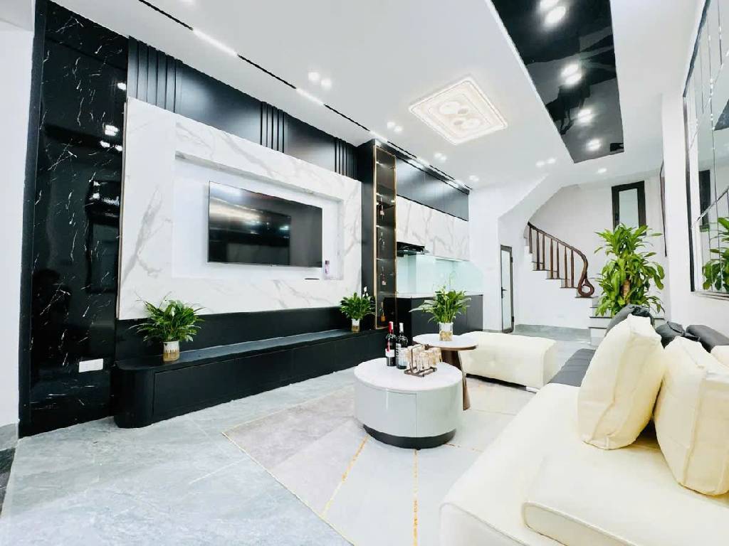 Nhà đẹp Khương Trung - Ô tô gần, ngõ thông thoáng