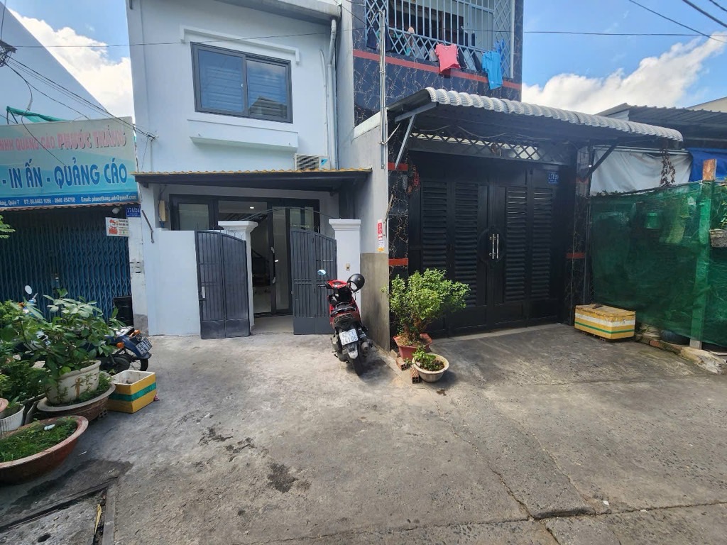 Nhà phố 2 tầng 61m2 tại Quận 7 giá 5.9 tỷ, nội thất cao cấp