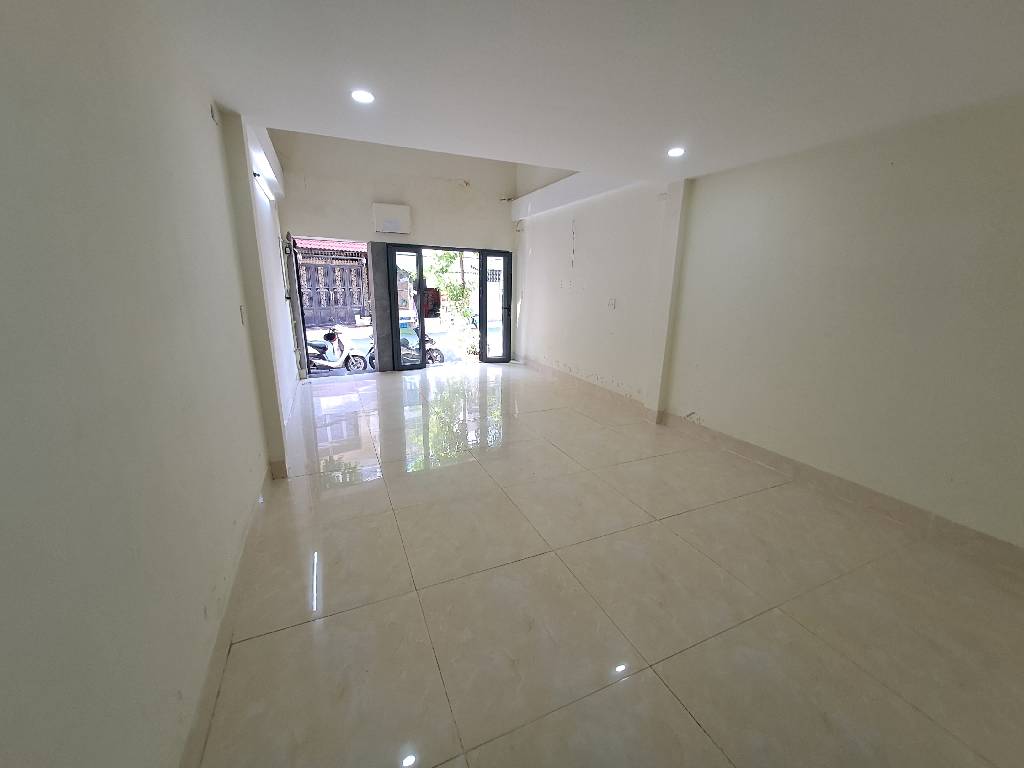 Bán nhà mặt phố Tân Phú 6 tầng, 5PN, 6WC, giá 9,75 tỷ