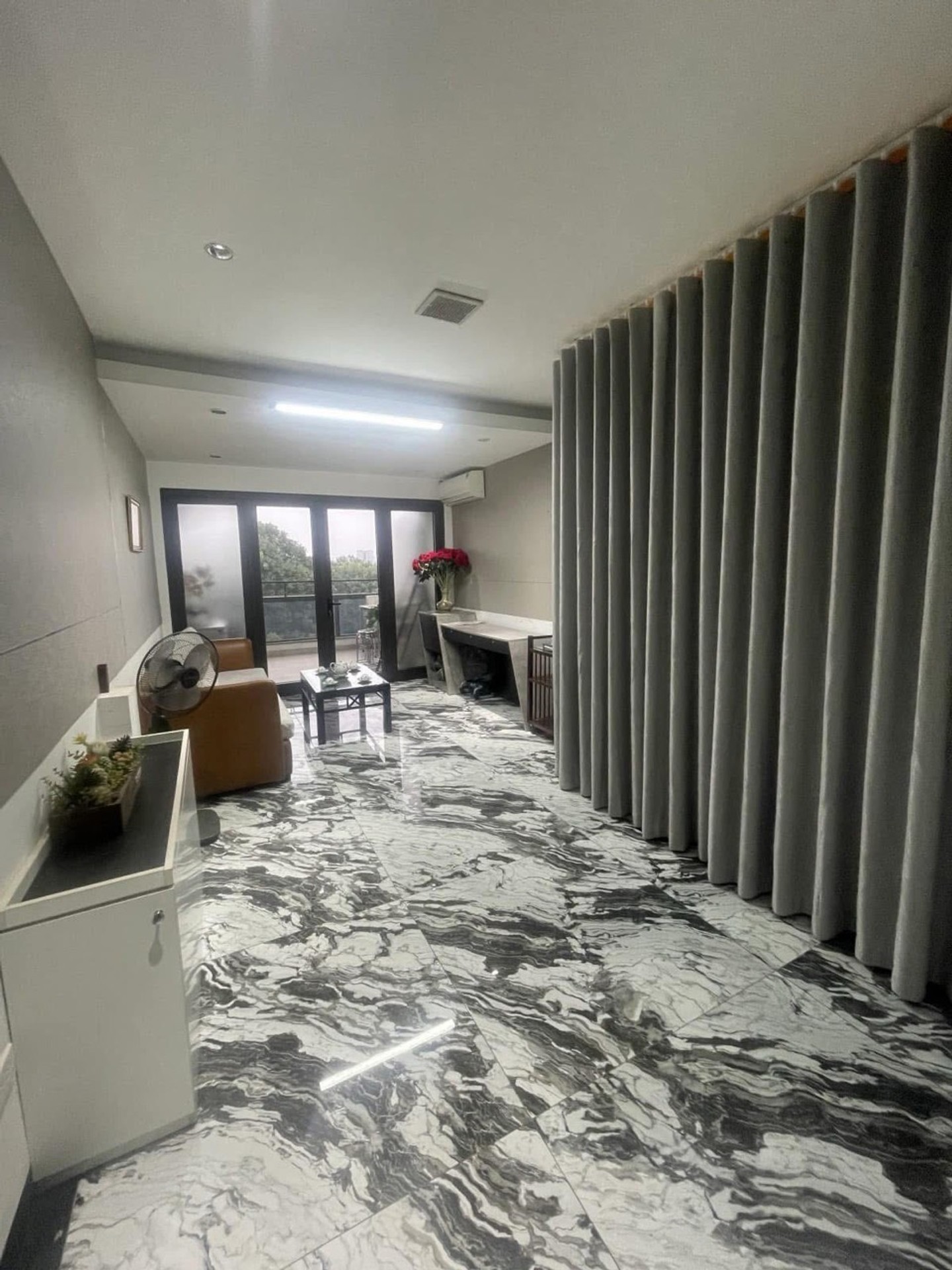 Bán nhà mặt phố Nguyễn Đình Chiểu, 6 tầng, hướng Tây Bắc, view công viên Thống Nhất