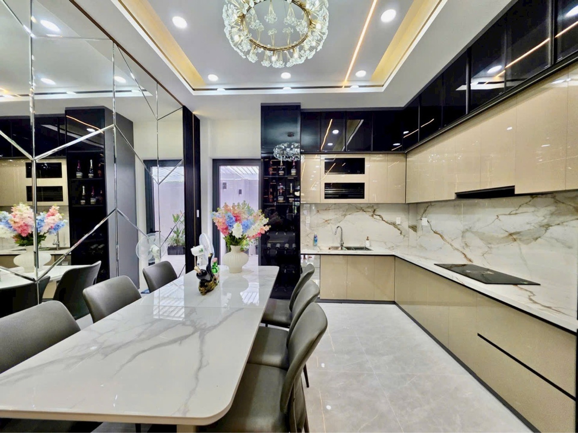 Bán nhà riêng 4 tầng 120m2 tại Chuyên Dùng, gần Phú Mỹ Hưng, nhà mới cao cấp