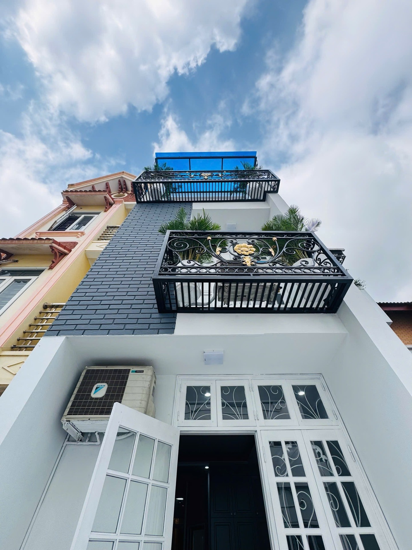 Cơ hội hiếm có sở hữu nhà đẹp ô tô vào tận nơi tại trung tâm Đức Giang