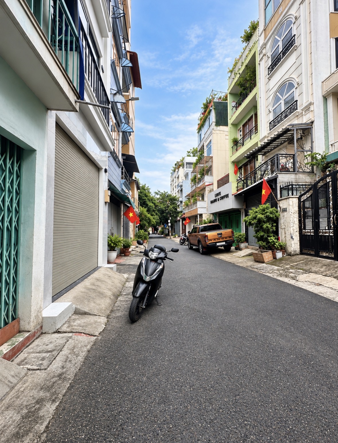 Bán Nhà 4 tầng hẻm xe hơi ngay chợ Gò Vấp