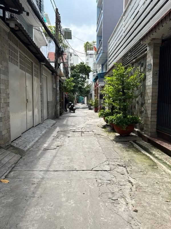 BÁN NHÀ QUẬN 10 ĐƯỜNG LÝ THƯỜNG KIỆT NGAY NHÀ THI ĐẤU PHÚ THỌ, HẺM 3m THÔNG, 40M2 -3TẦNG-3PN- 6,5tỷ