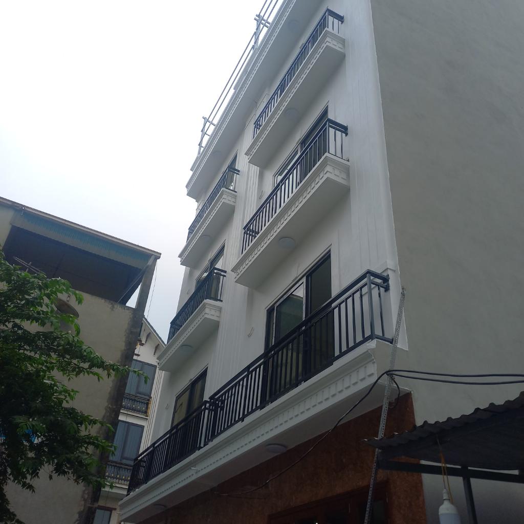 Nhà 5 Tầng Mới Tinh, Ô Tô Lùi Cửa, Gần Phố Biên Giang