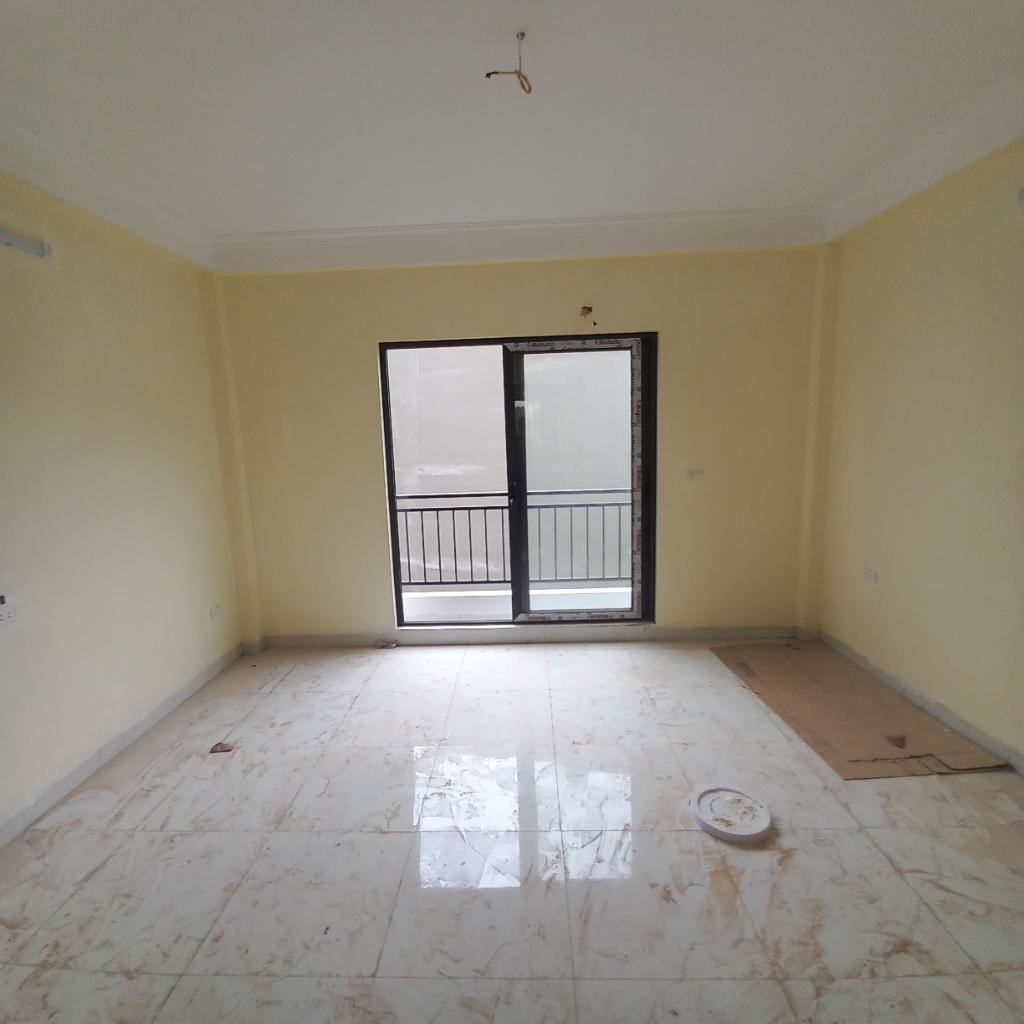 Nhà mới tinh, ô tô đỗ cửa, gần phố Biên Giang