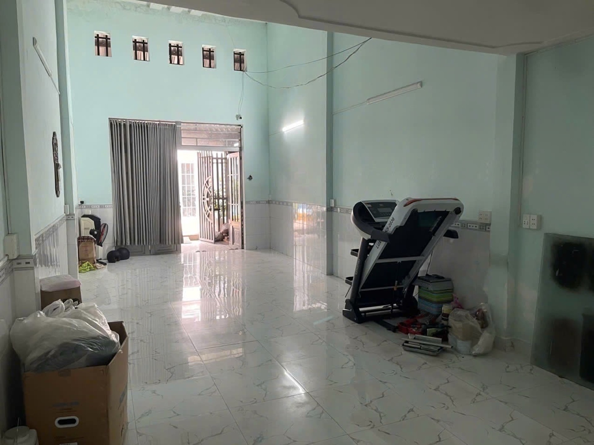 Bán nhà 2 tầng hẻm rộng gần Aeon Tân Phú, diện tích 84m2