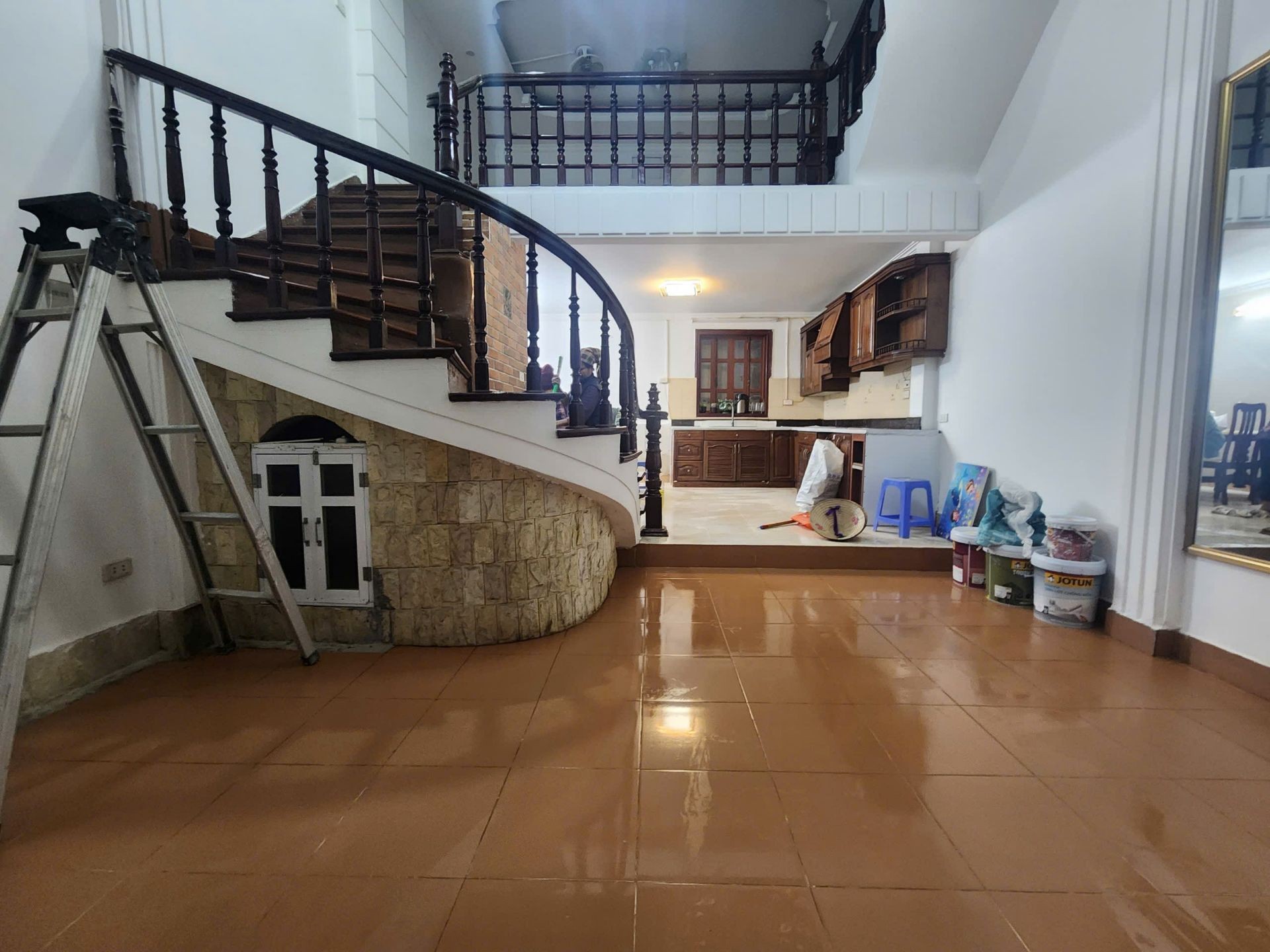 Nhà đẹp, Lạc Long Quân, 64m2, 2 mặt thoáng, mặt tiền đẹp, ô tô, ngõ thông.