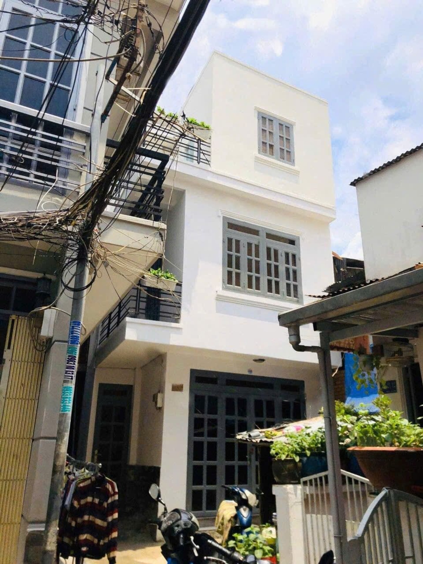 Bán nhà riêng 3 tầng tại phường Vạn Kiếp, 28 m², giá 4,15 tỷ VND