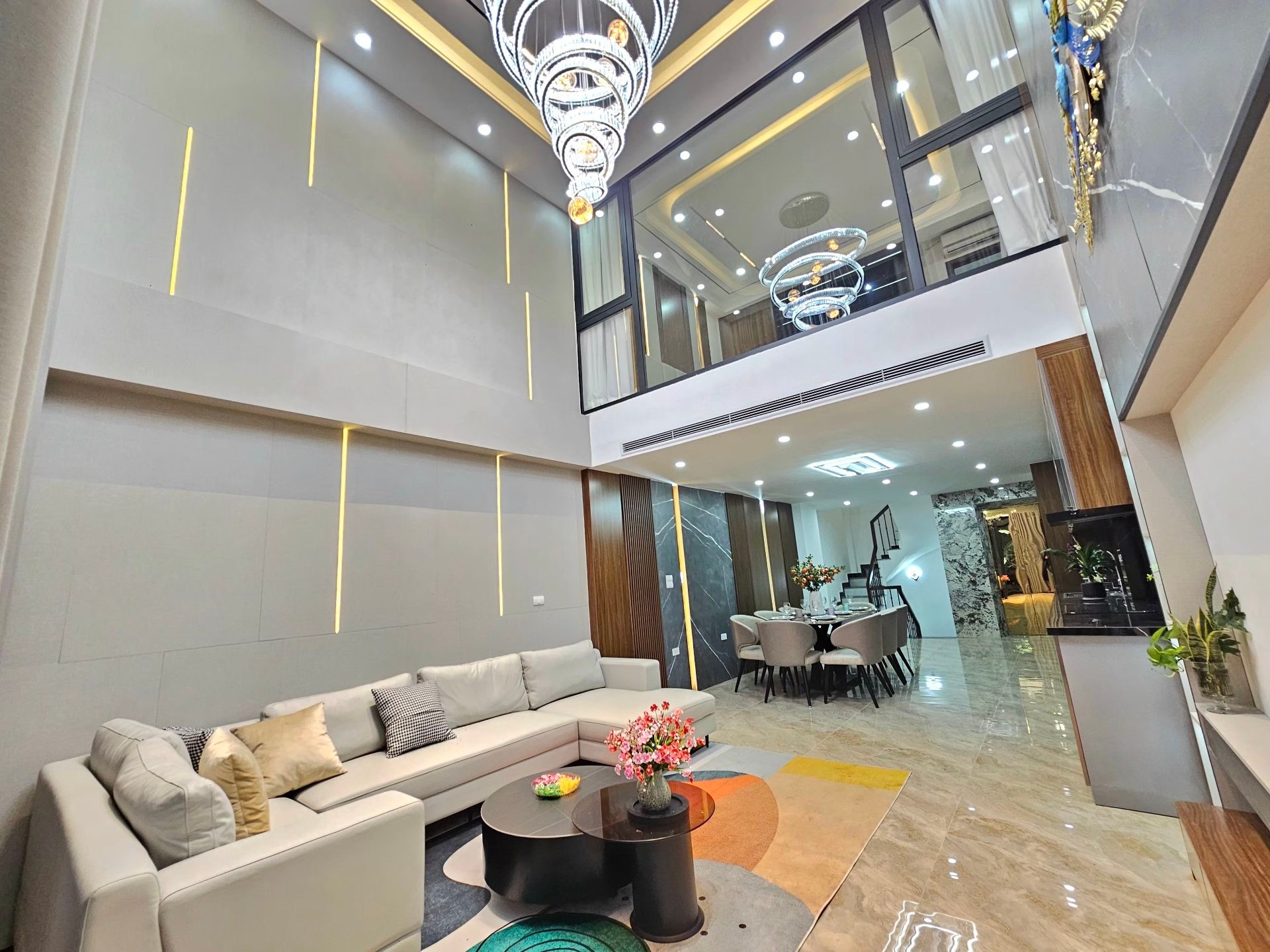 🏠Siêu Phẩm Trung Tâm Long Biên, Gara 2 Ô tô, Thiết Kế đẳng cấp, 72m x 7 tầng Thang máy, Rá siêu rẻ