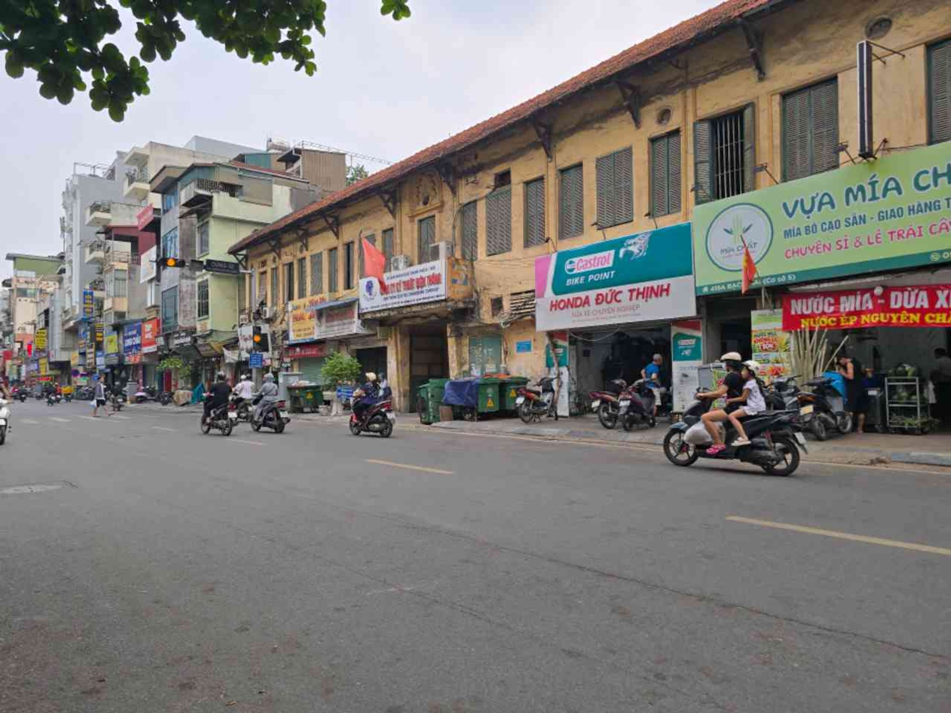 Bán nhà mặt phố Bạch Mai - Hai Bà Trưng, vị trí đẹp, 111m2, 48 tỷ, kinh doanh, sầm uất