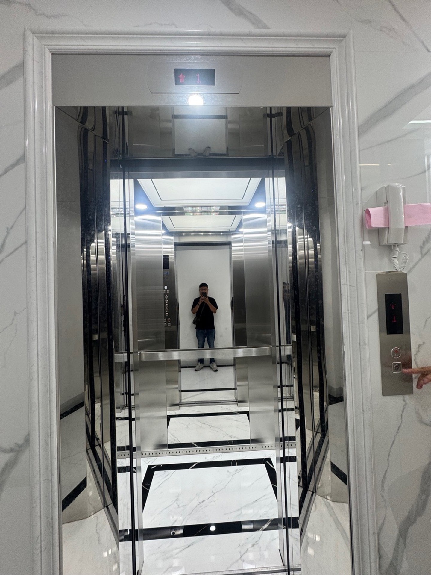 Nhà 6 tầng mới tinh có thang máy tại Giáp Bát, diện tích 40m²