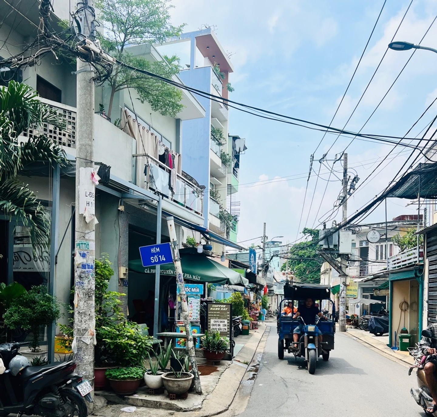 MẶT TIỀN KD. ĐƯỜNG SỐ 10 BHH - NGAY CHỢ 26 THÁNG 3 - GẦN AEON TÂN PHÚ ( 4M X 13M ) 2 TẦNG