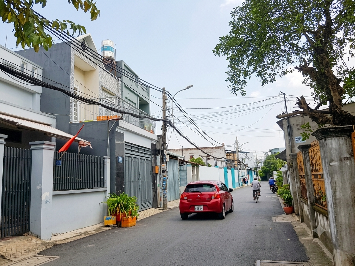 Nhà góc 2 mặt tiền trung tâm Xã Bà Điểm, đường nhựa rộng rãi, tiện cho thuê sống đa năng